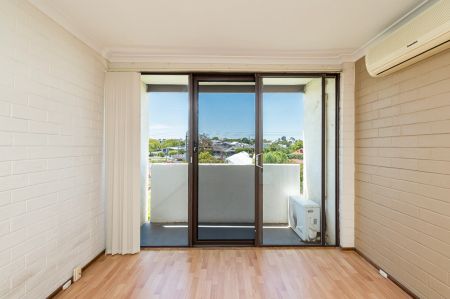 City Fringe Living - Photo 3