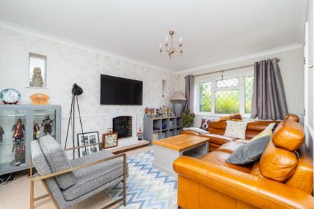 5 bedroom detached house to rent - Photo 3