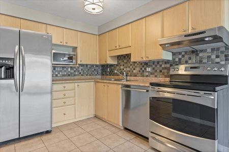 For Lease - 40 Watercress Court, Kitchener, Ontario - Photo 4