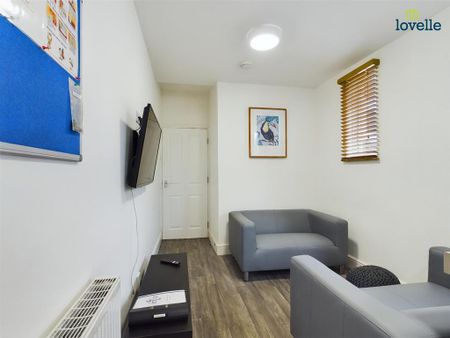 6 bedroom townhouse to rent - Photo 3