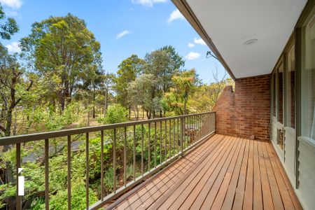 11 Barnet Close, Swinger Hill ACT 2606 - Townhouse For Rent | Domain - Photo 4