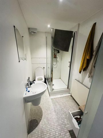 St Saviours Road, Brixton - Photo 2