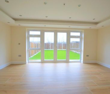 4 bedroom terraced house to rent - Photo 5