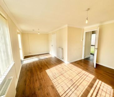 2 bedroom semi-detached house to rent - Photo 3