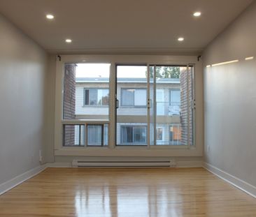 9360 Rue Centrale #209 - Photo 1