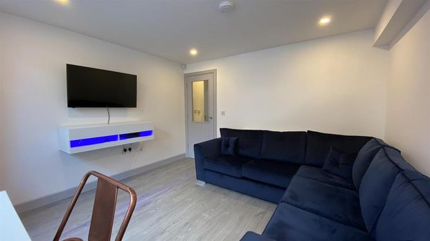 5 bedroom house share to rent - Photo 1