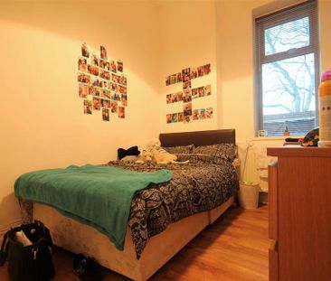 3 bedroom flat to rent - Photo 4