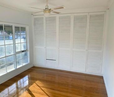 Spacious 3-Bedroom with Polished Timber Floors - Photo 5