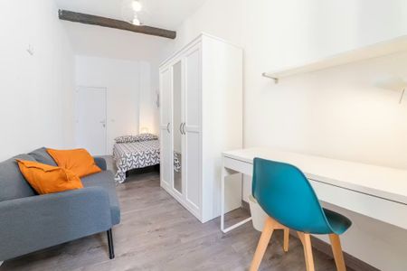 Carrer de Santa Teresa, Valencia, Valencian Community 46001 - Photo 2