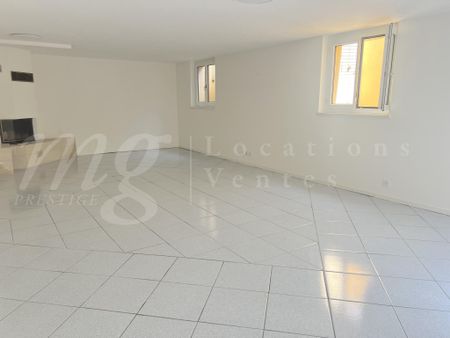MODERN FAMILY HOUSE WITH VERANDA OF 240 M2 APPROX. WITH PRIVATE TREE GARDEN OF 600 M2 - Photo 4