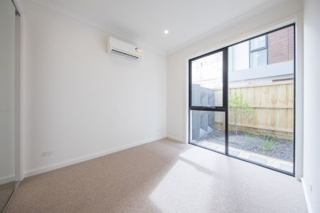 20 Velvet Road, Port Melbourne VIC 3207 - House For Rent | Domain - Photo 4