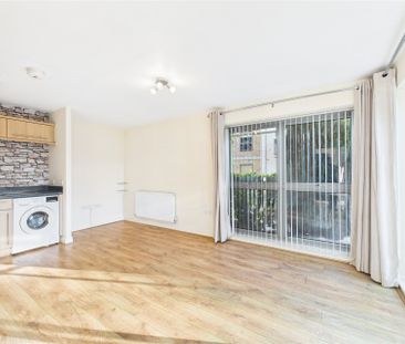 Coombe Way, Hampshire Coombe Way, Hampshire - Photo 1