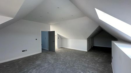 5 bedroom detached house to rent - Photo 3