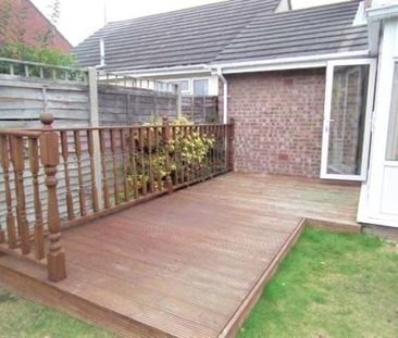 2 bedroom semi-detached house to rent - Photo 6