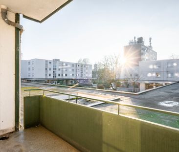 Renovierte 4 Zimmerwohnung mit Balkon, Fahrstuhl und TG-Platz in Bi... - Foto 5