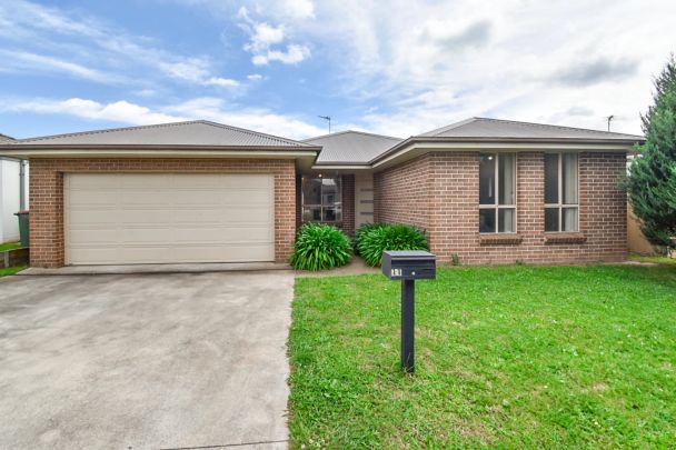 11 Emerald Street, Orange. - Photo 1