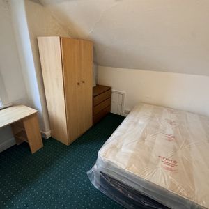 6 Bedroom Student Properties - Photo 2