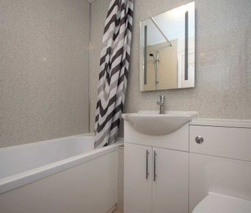1 bed First Floor Flat for rent - Photo 5