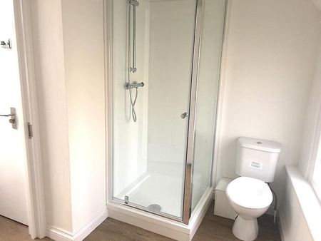3 bedroom apartment to rent - Photo 5