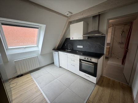 Location Appartement 3 pièces 100m² - Photo 3