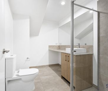 Stylish 3-Bedroom Townhouse - Photo 3