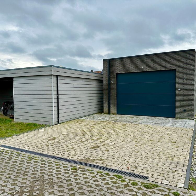 Zeer kwalitatief gerenoveerde rijwoning met hoge afwerking in Watervliet. - Photo 1