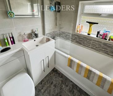 3 bedroom house to rent Bay View Crescent, Little Oakley, CO12 - Photo 6