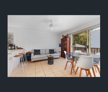 Spacious Family Living in Peaceful Elanora - Photo 1