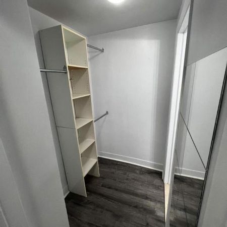 GHETTO MCGILL- STUDIO RENOVÉ & MEUBLÉ- EMPLACEMENT EXCEPTIONNEL - Photo 3