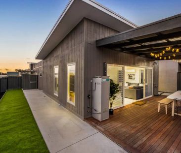 “Entertainment Paradise” - Photo 3