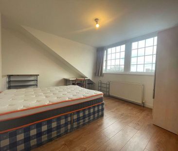 1 bedroom in a house share to rent - Photo 2