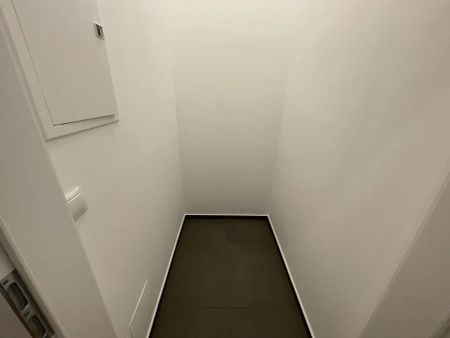 Stilvoll sanierte Altbauwohnung in bester Innenstadtlage – Ruheoase am Getreidemarkt - Photo 2