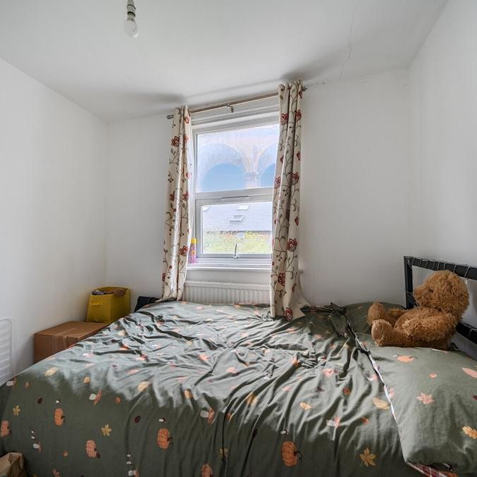 8 bedroom terraced house to rent - Photo 1