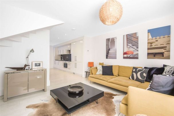 A beautifully presented two bedroom duplex apartment located in the village area of Tunbridge Wells. - Photo 1