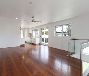 BEACHSIDE LIVING - HIGH-SET HOME IN PRIME LOCATION - Photo 3