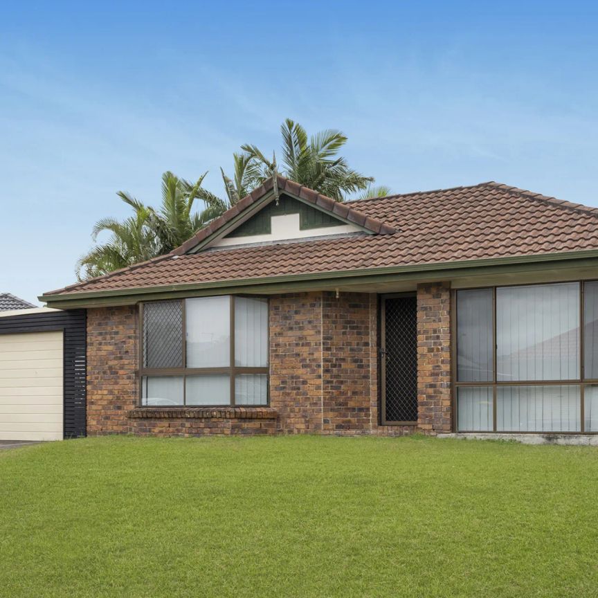 Family Home in Quiet Cul-de-sac with Air Conditioning - Photo 1