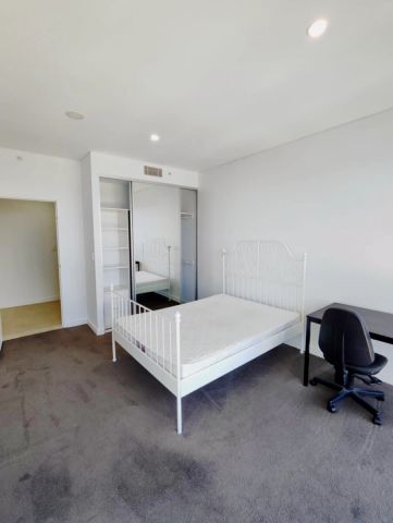 3 bed 2 bath - Photo 2