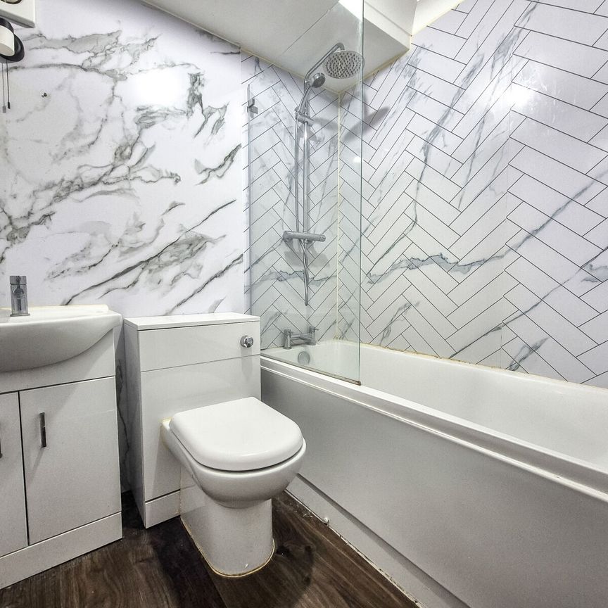 Waterside Place, CM21, Sawbridgeworth - Photo 1