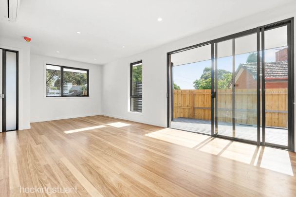 Brilliant and Beautiful - Photo 1