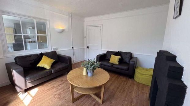 4 bedroom house to rent - Photo 1