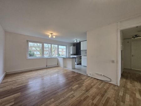 4 bedroom flat to rent - Photo 3