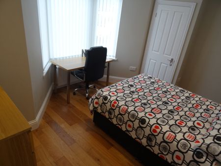 3 Double Bed Apartment Myrtle Grove Jesmond - Photo 2