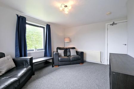 3 bedroom flat to rent - Photo 3