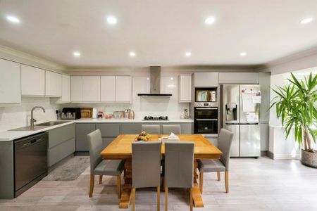 Plumpton Park Road, Doncaster - Photo 3