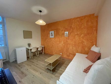 Location appartement 1 pièce, 17.75m², Fontenay-le-Comte - Photo 2