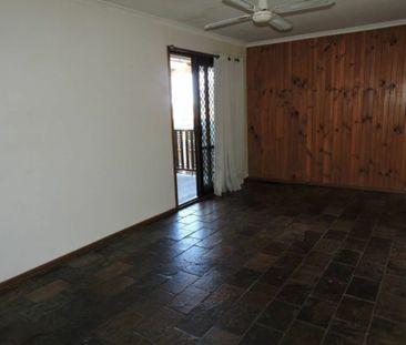 24 Beth Court, Hampton Park VIC - Photo 6