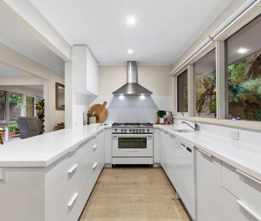 Charming Renovated Home in Coastal Point Lonsdale - Photo 3