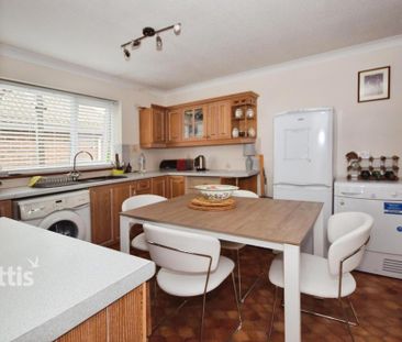 2 bedroom detached bungalow to rent - Photo 4