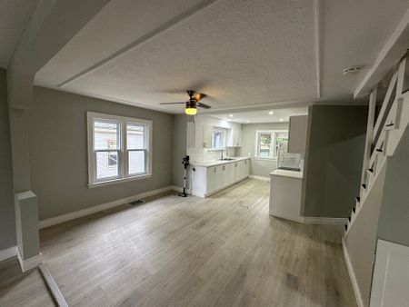 For Lease - 437 Charlotte Street Unit# Upper, London East, Ontario - Photo 3
