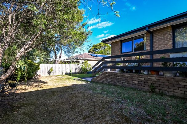 12 Lomond Drive, Glen Waverley - Photo 1